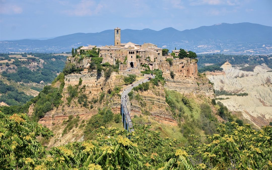 Civita di Bagnoregio: guida alla visita della “città che muore”.