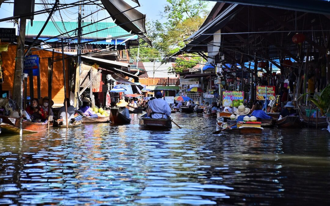 Thailandia: il mercato galleggiante di Damnoen Saduak.